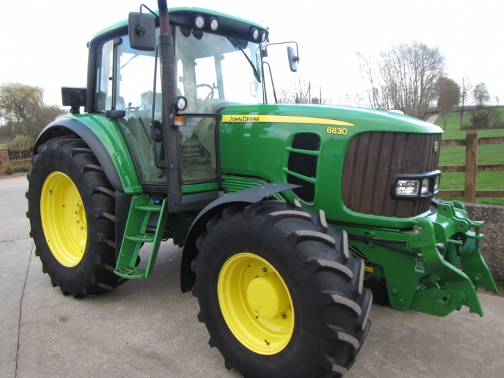 John Deere 6630