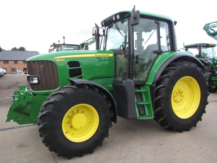 John Deere 6630