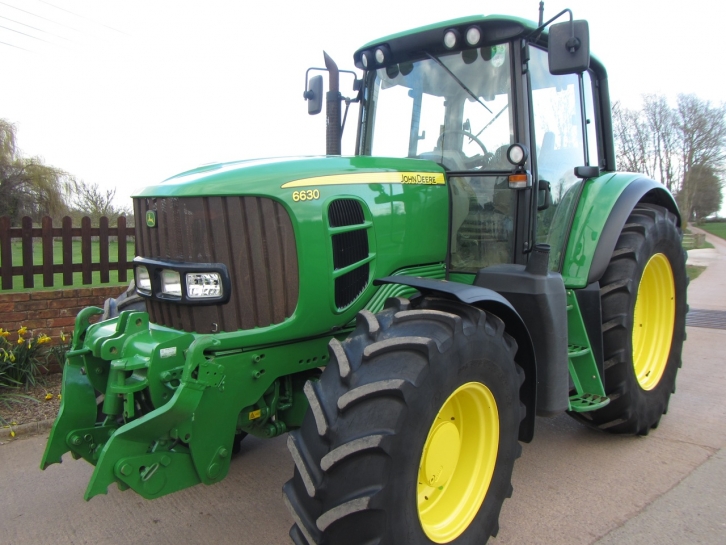 John Deere 6630
