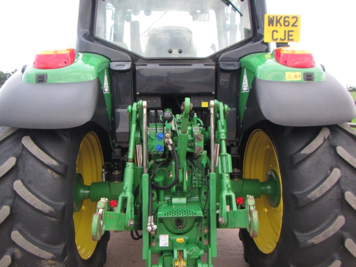 John Deere 6630