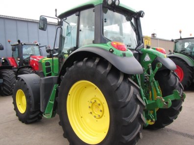 John Deere 6630