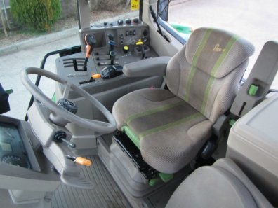 John Deere 6630