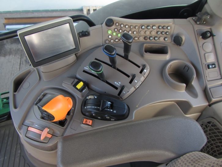 John Deere 6190R