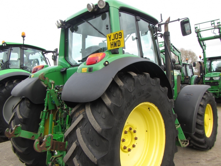 John Deere 6930