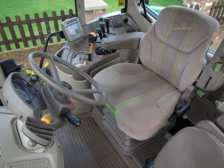 John Deere 6930