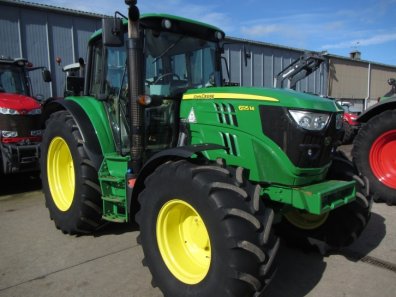 John Deere 6125M