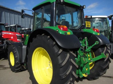 John Deere 6125M