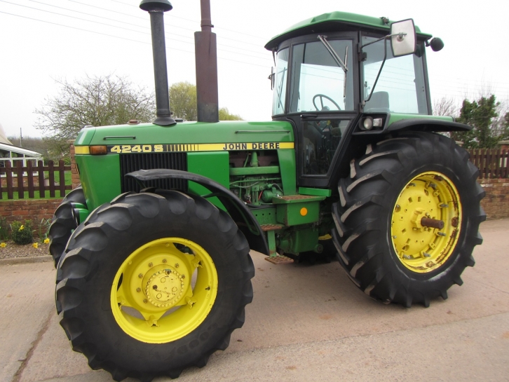 John Deere 4240S
