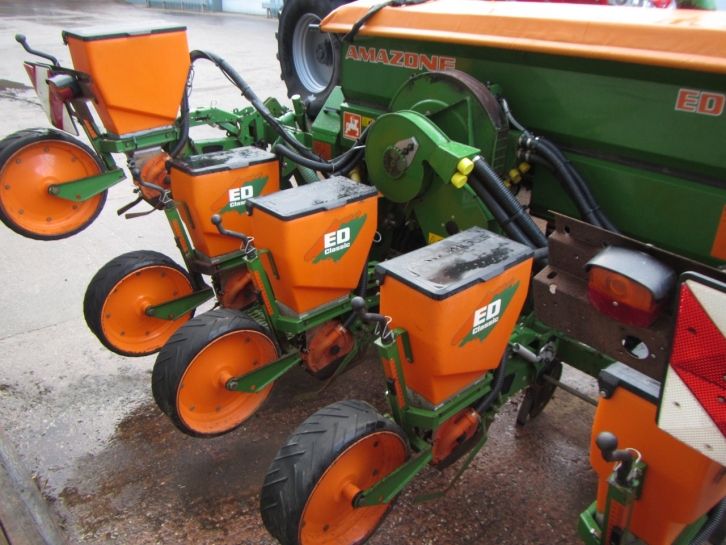 Amazone ED 452-K 6 row maize drill