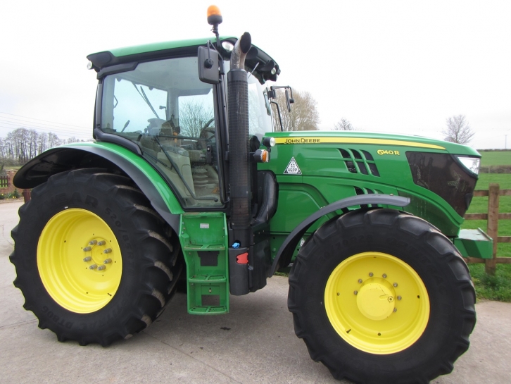John Deere 6140R