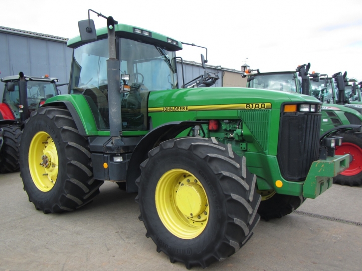 John Deere 8100
