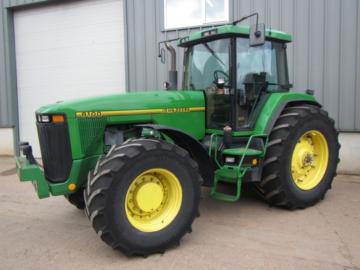 John Deere 8100