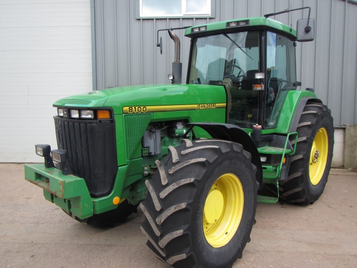 John Deere 8100