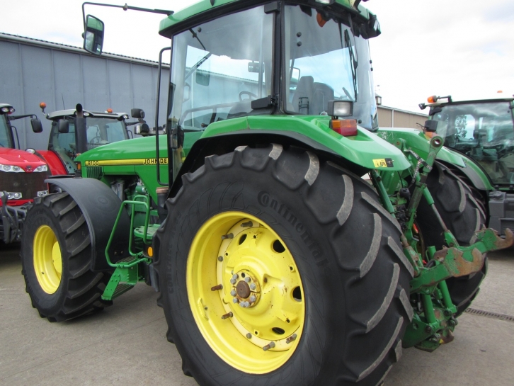 John Deere 8100