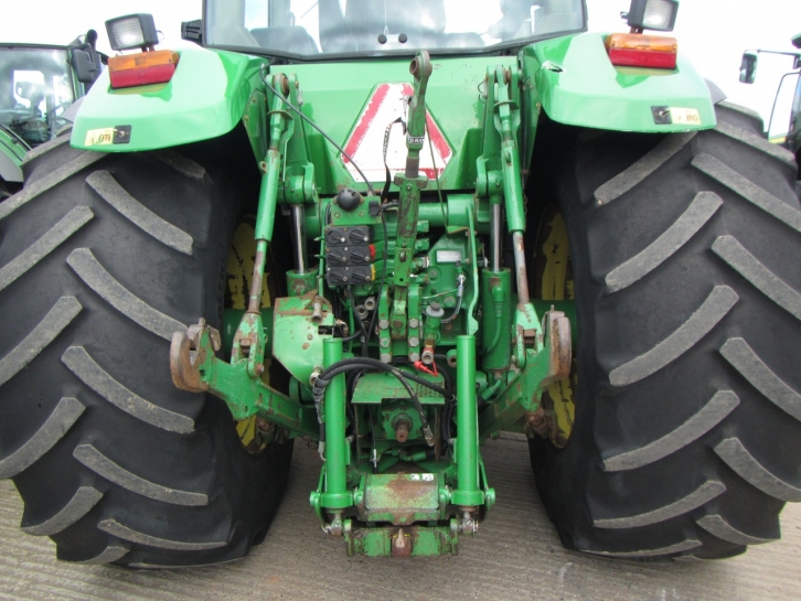 John Deere 8100