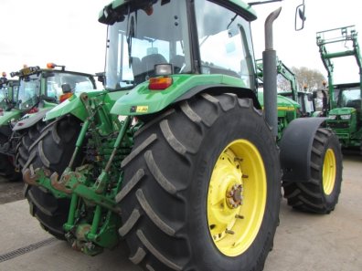John Deere 8100