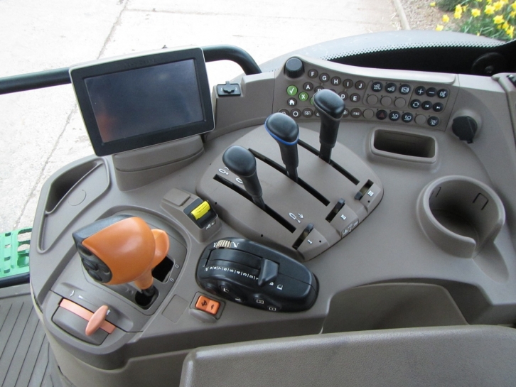 John Deere 6140R