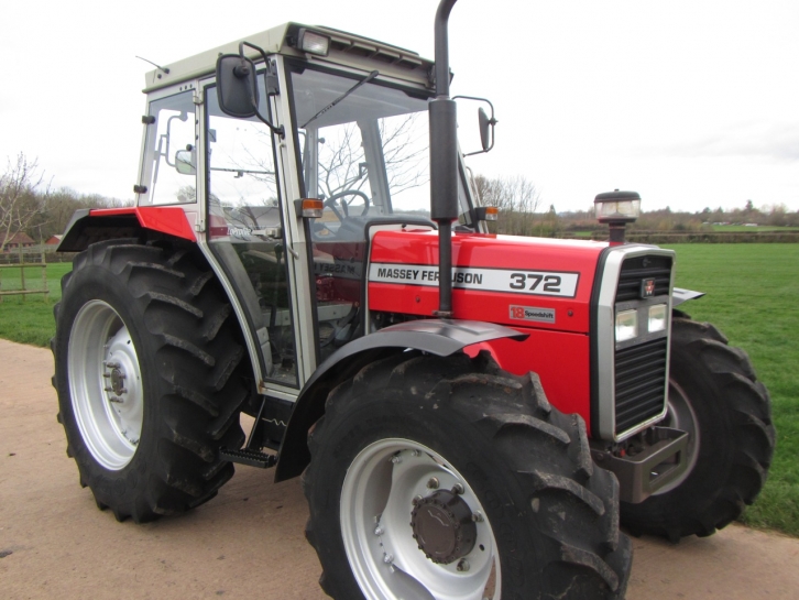 Massey Ferguson 372