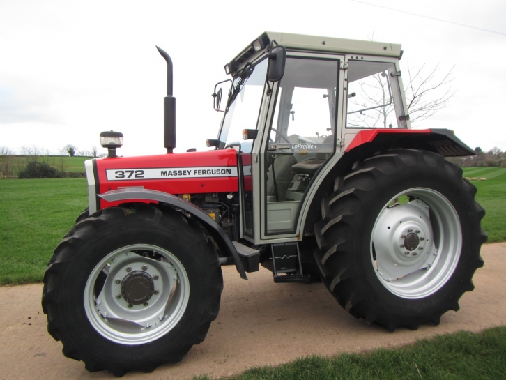 Massey Ferguson 372