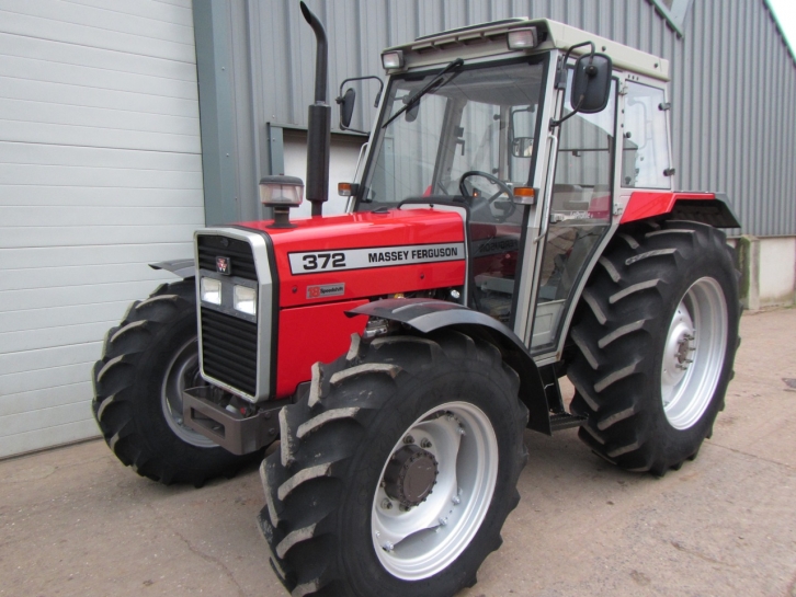 Massey Ferguson 372