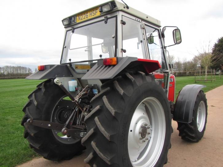 Massey Ferguson 372