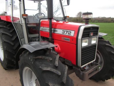 Massey Ferguson 372