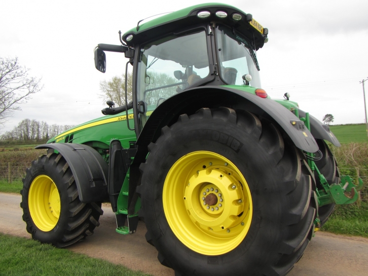 John Deere 8370R