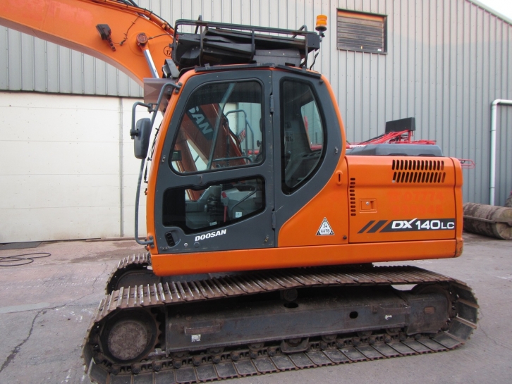 Doosan DX140LC digger