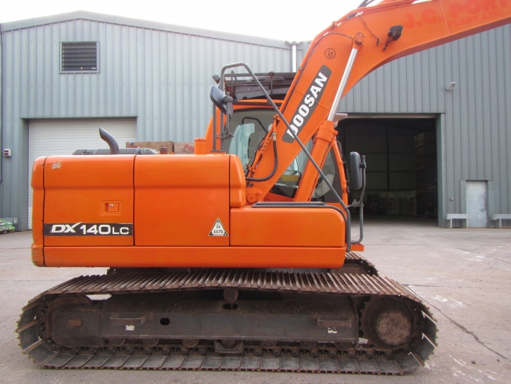 Doosan DX140LC digger