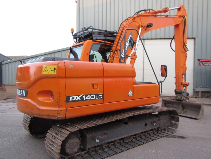 Doosan DX140LC digger