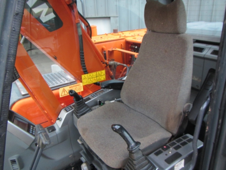 Doosan DX140LC digger