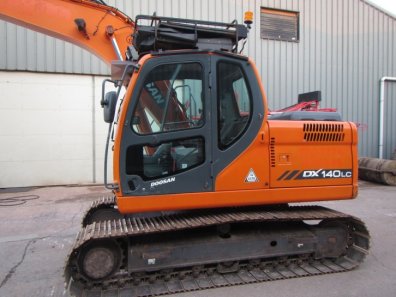Doosan DX140LC digger