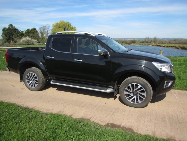 Nissan Navara NP 300 double cab pickup