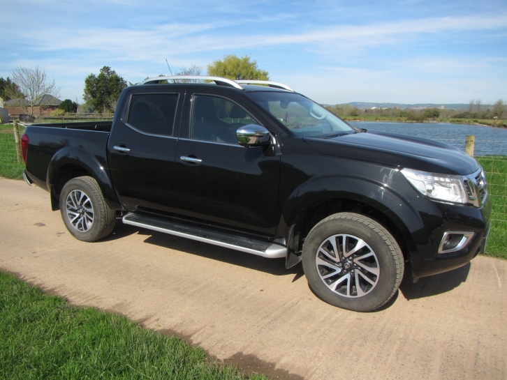 Nissan Navara NP 300 double cab pickup