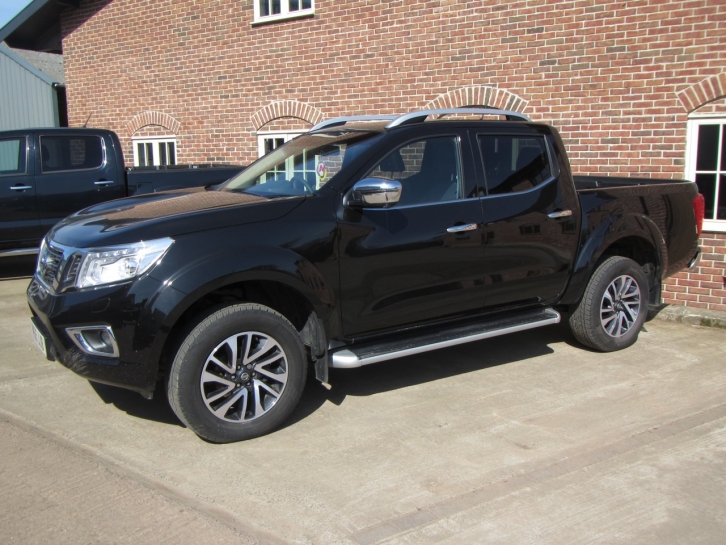 Nissan Navara NP 300 double cab pickup