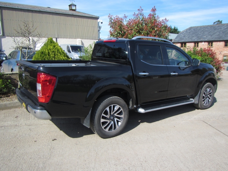 Nissan Navara NP 300 double cab pickup