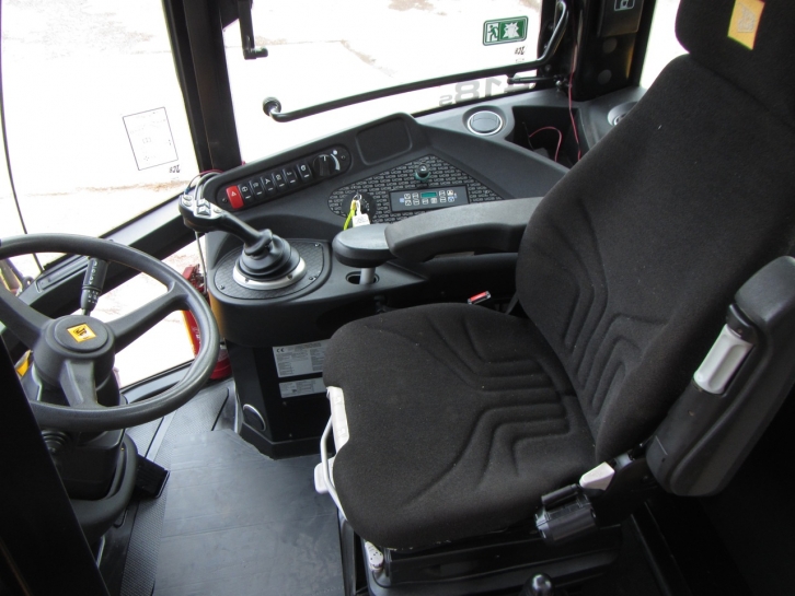 JCB 418S