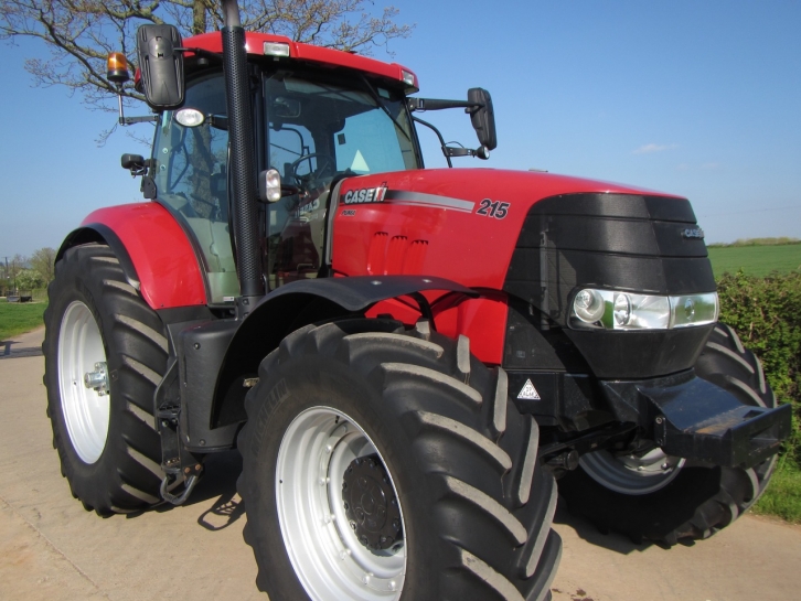 Case Puma 215