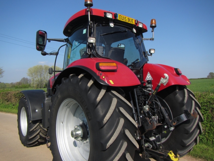 Case Puma 215