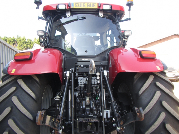 Case Puma 215