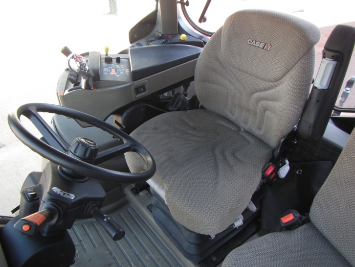 Case Puma 215