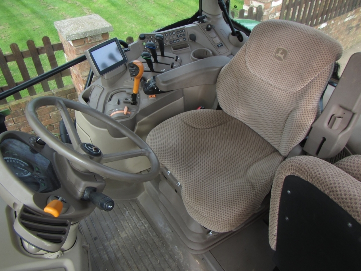 John Deere 6140R