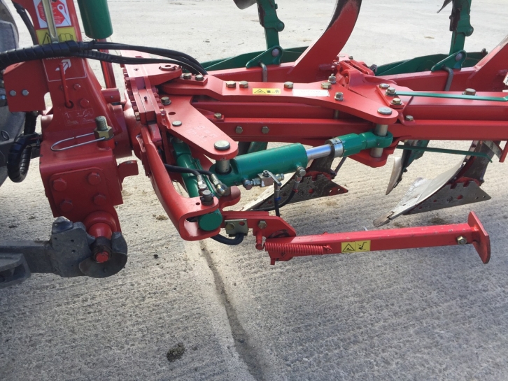 Kverneland ES 85 200 5 furrow plough