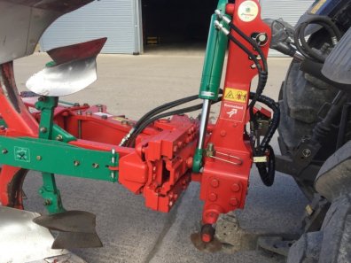 Kverneland ES 85 200 5 furrow plough