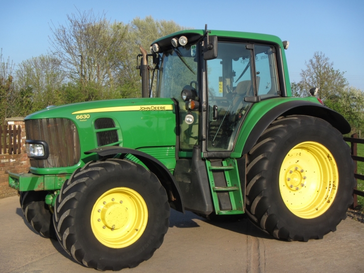 John Deere 6630