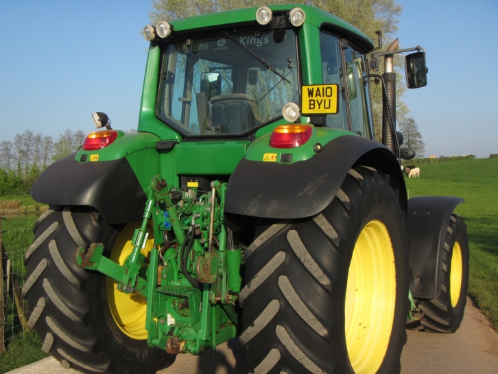 John Deere 6630