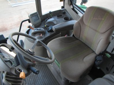 John Deere 6630