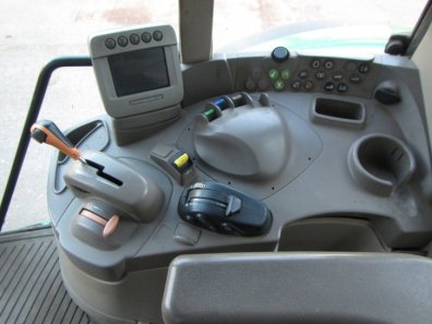 John Deere 6630