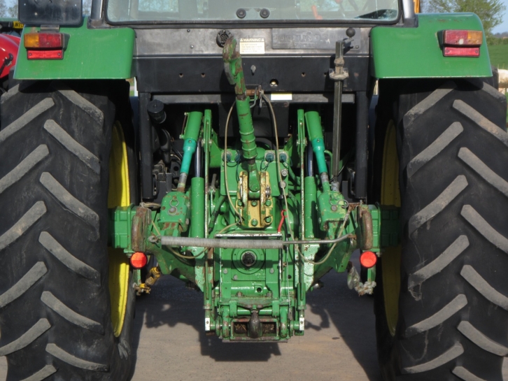 John Deere 3350