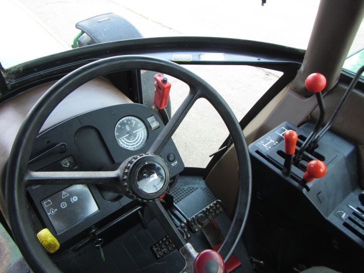 John Deere 3350